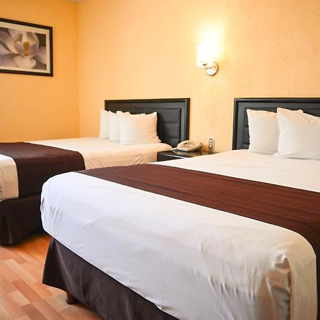 Hotel Santa Irene غوادالاجارا المظهر الخارجي الصورة